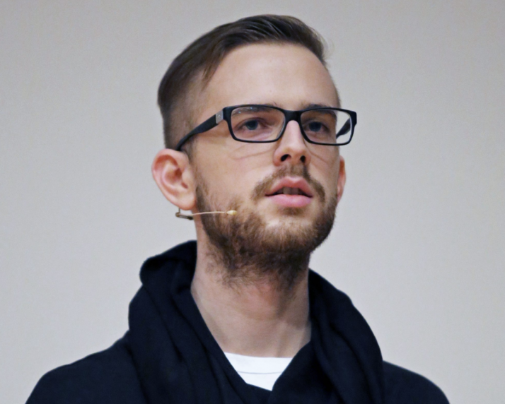 The ephemerality of contact tracing apps. A ...